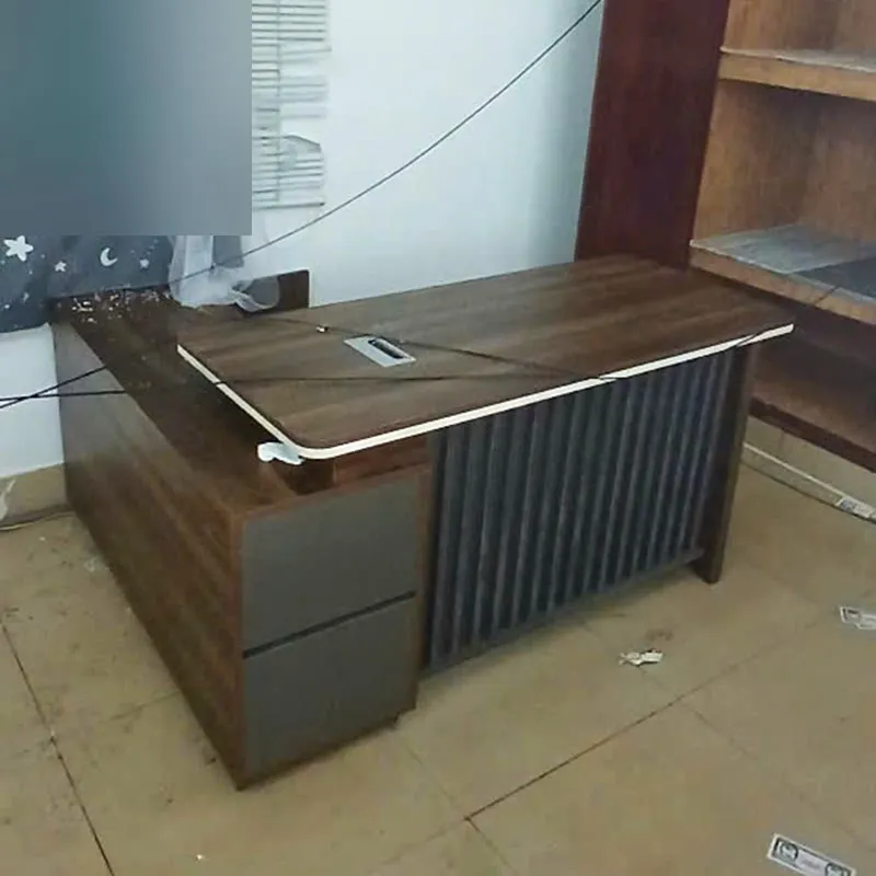 Bàn Giám Đốc Cũ Gỗ Màu Nâu Chân Yếm Sang Trọng