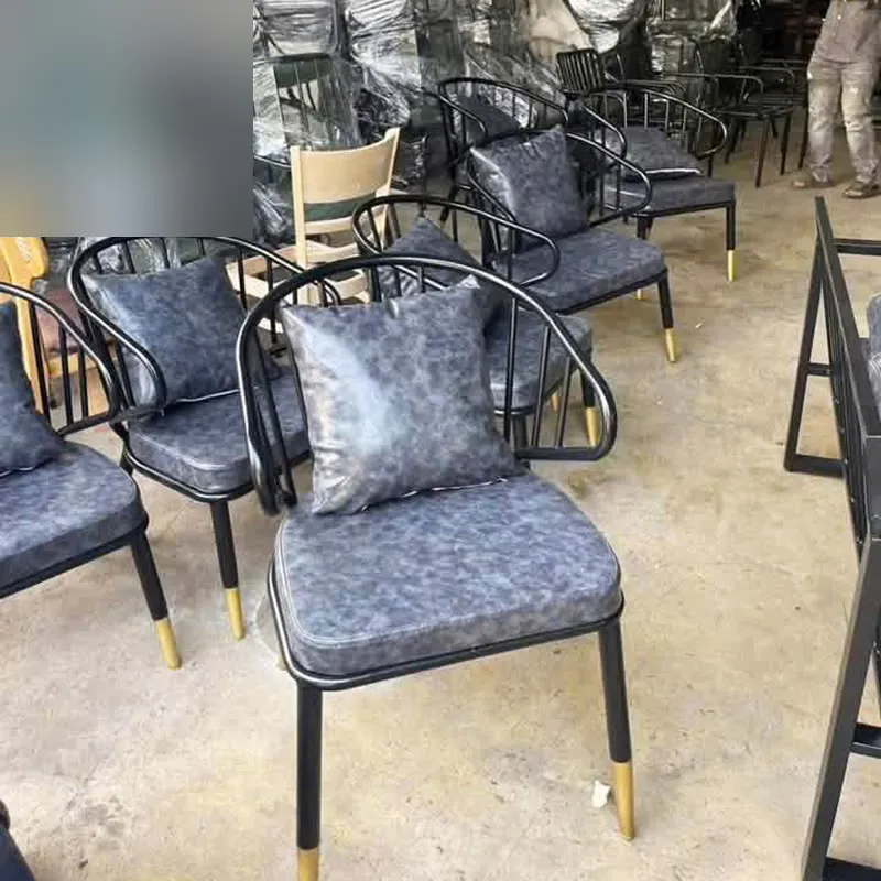Thanh Lý Ghế Cafe Sắt Lót Nệm Xám